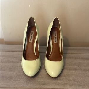 Steve Madden Cream Heels Classic Pointed Toe
